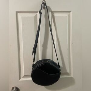 Portland Leather Black Leather crossbody bag
